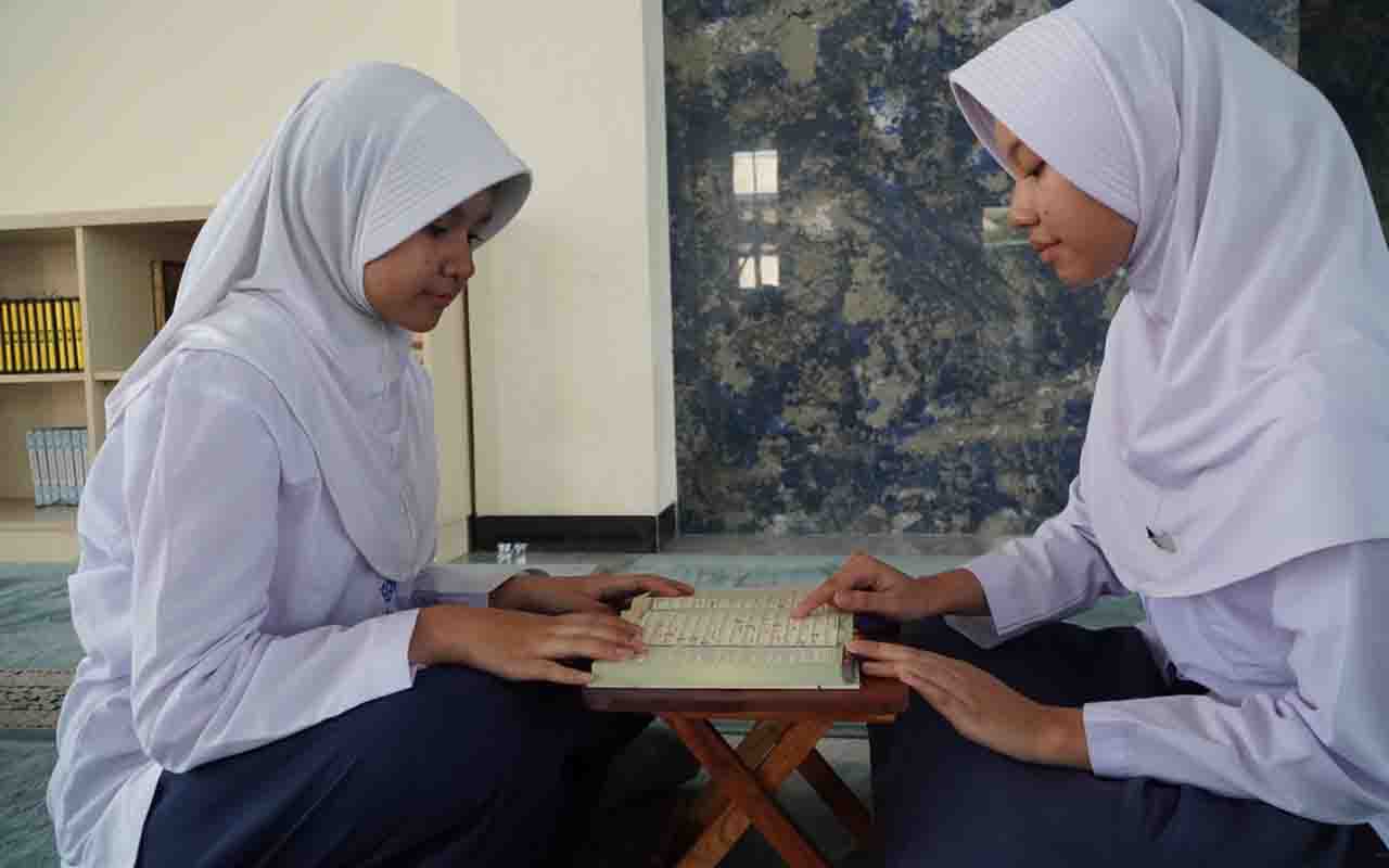 SMP%20Islam%20Al Azhar%20BSD@Cileungsi